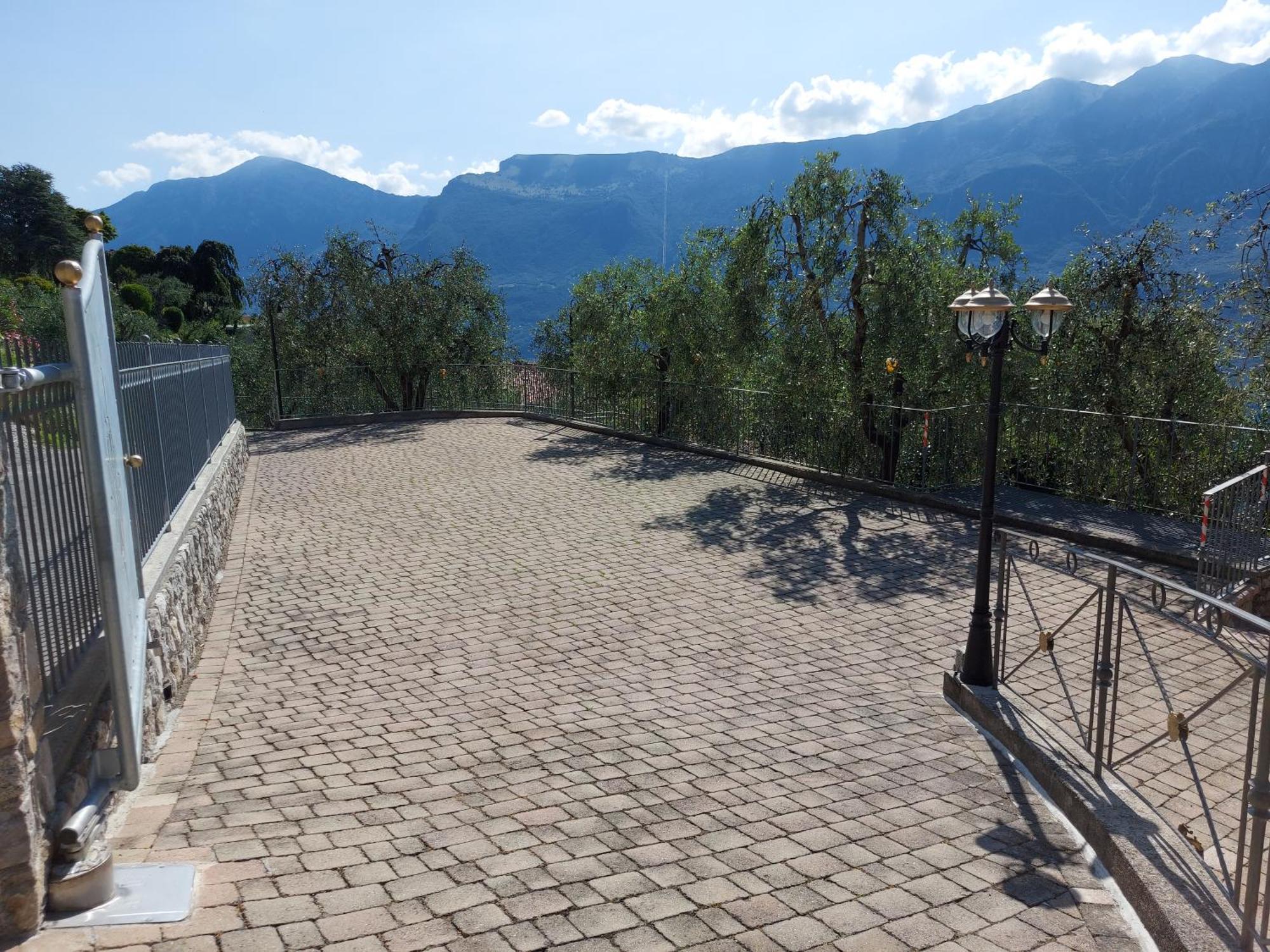 Апартаменты Ulivi Sul Garda Garden By Gardadomusmea Tremosine Экстерьер фото